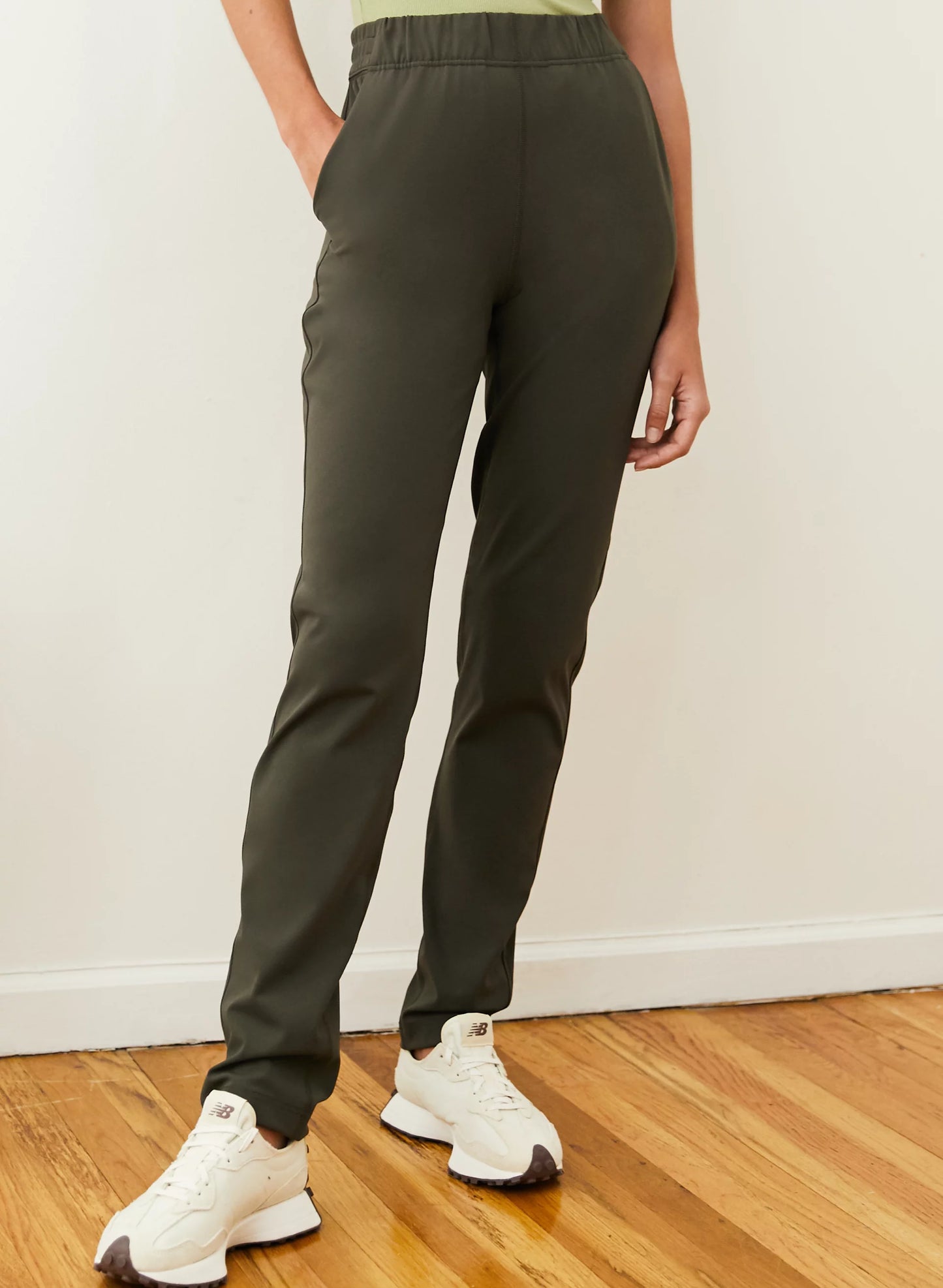 The Group by Babaton Weekender Pant (S)